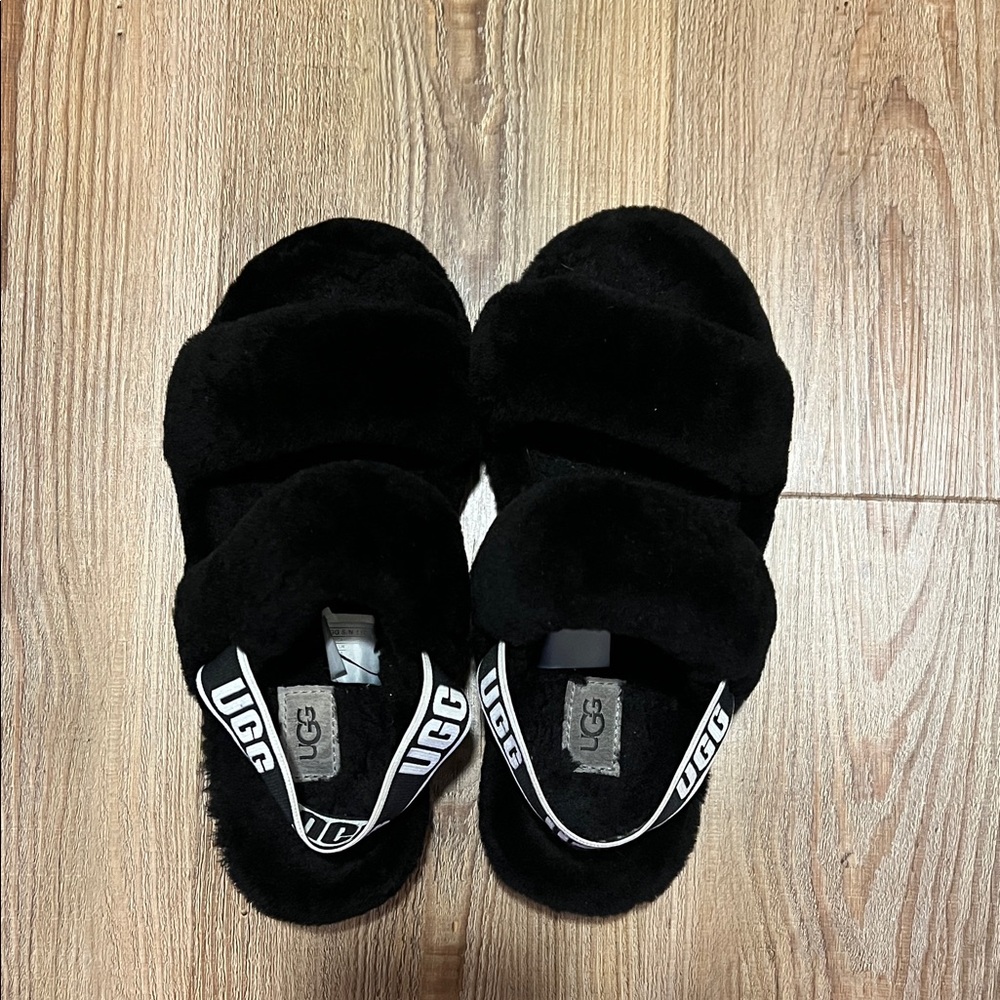 UGG Women's Black Fluffy Slippers